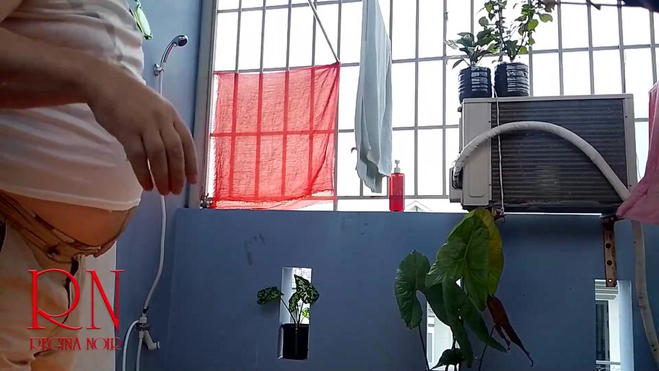 The Shampoo War a Funny Shower Prank 310