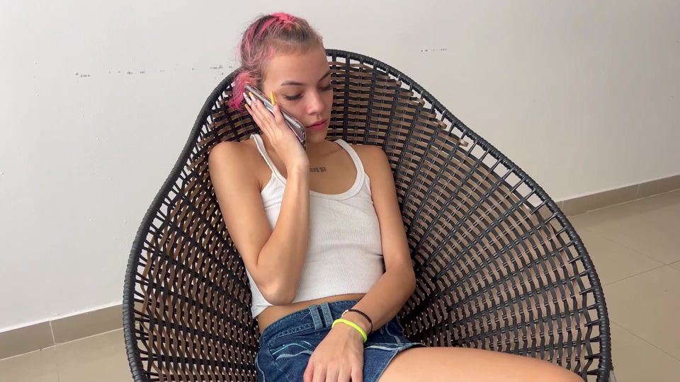 I fuck my stepsister in exchange for letting her go out with her friends