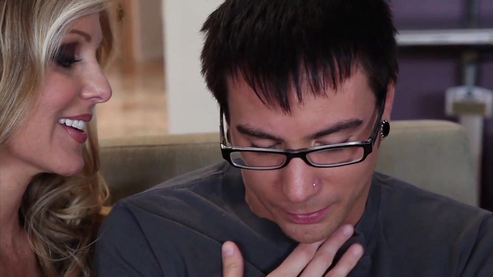 Cougar's Prey 5 Scene 2 - MILFs Need Sex