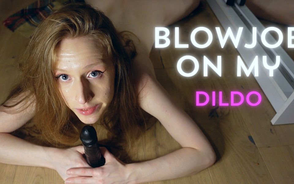 Blowjob on Dildo