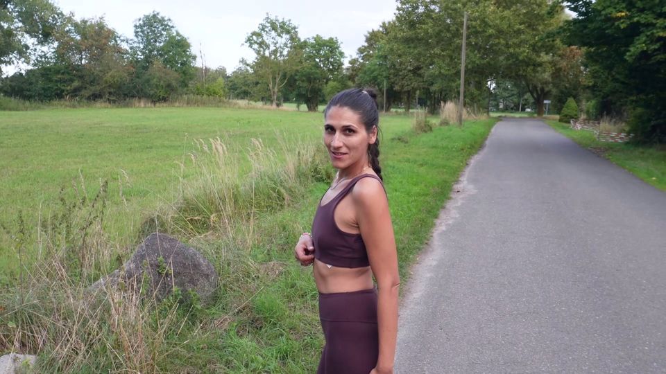 Pakistani jogger fucked behind the hay bales