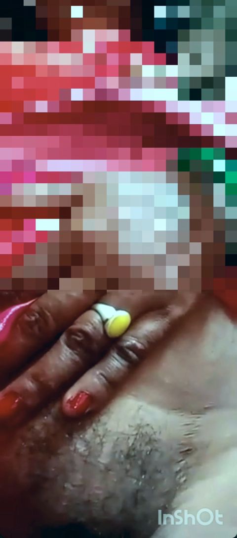 Desi bhabhi ne video call pe gand aur chut dikhai
