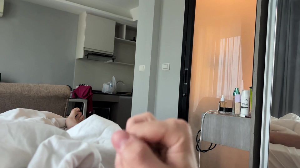my step sister came out of the shower and saw my cock