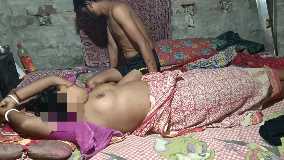 Daru pila ke chudai kar rahe hain