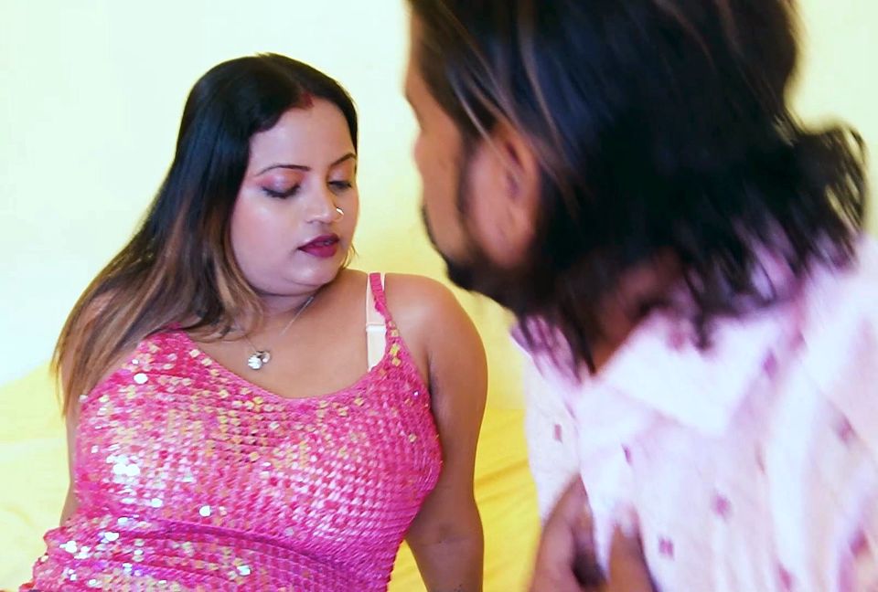 LAND BROKER FUCKED HIS INDIAN DESI SEXY BIG BOOBS CLIENT FOR TAKING NO COMMISION