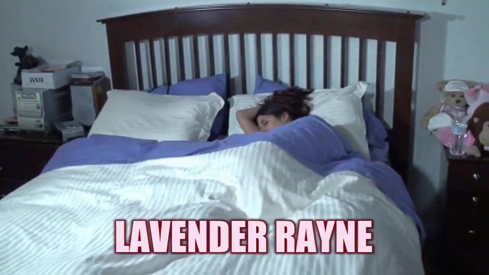 Lavender Rayne masturbates in bed