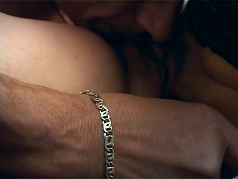 Hot amateur brunette has a 69 pos with a swinger