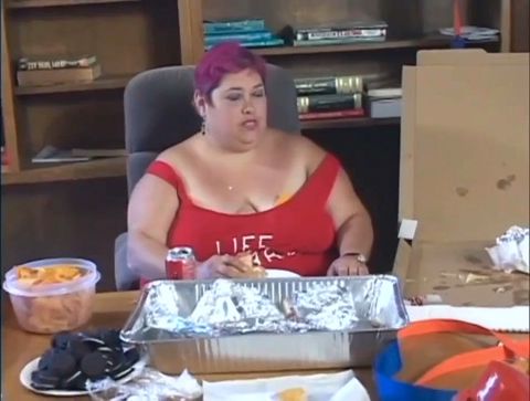 Huge cubby milf on the sexy cock ( Full original movie.)