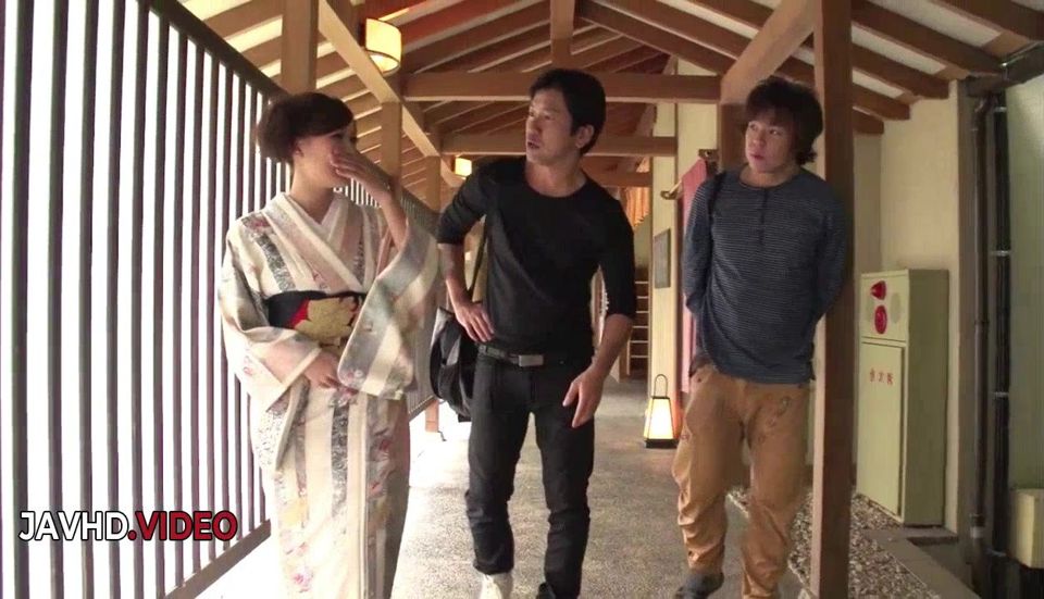 Aoi Mizuno's Wild Outdoor Threesome with Double Blowjob