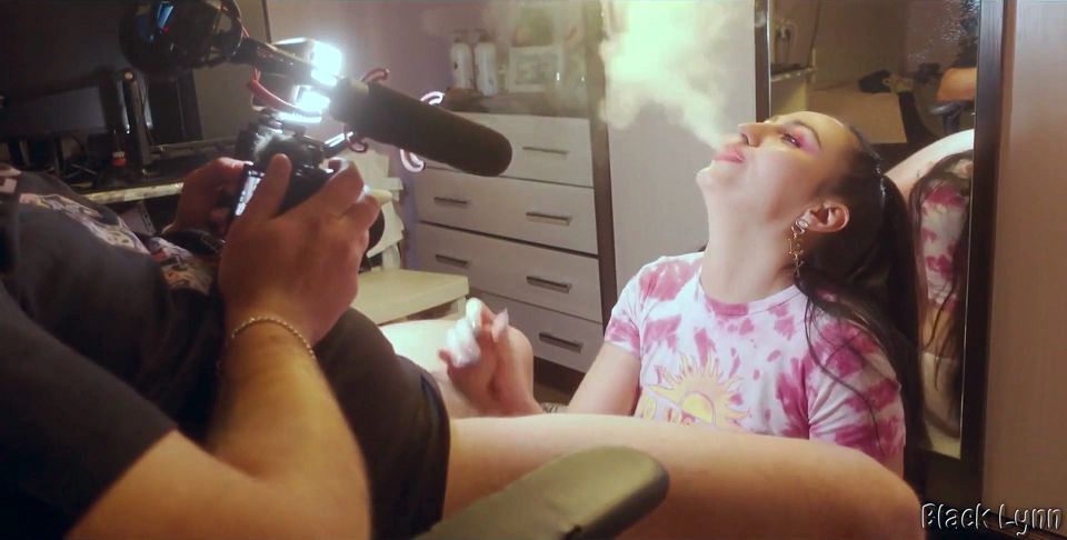 Bts - Vape and Blowjob From Stunning Cocksucker Black Lynn