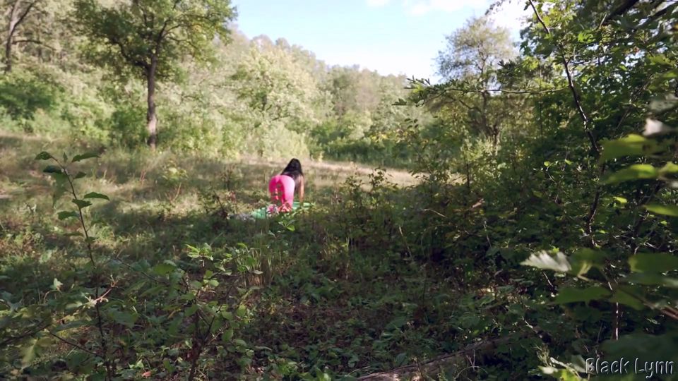 Outdoor Yoga PAWG Girl Made Me Fuck Her
