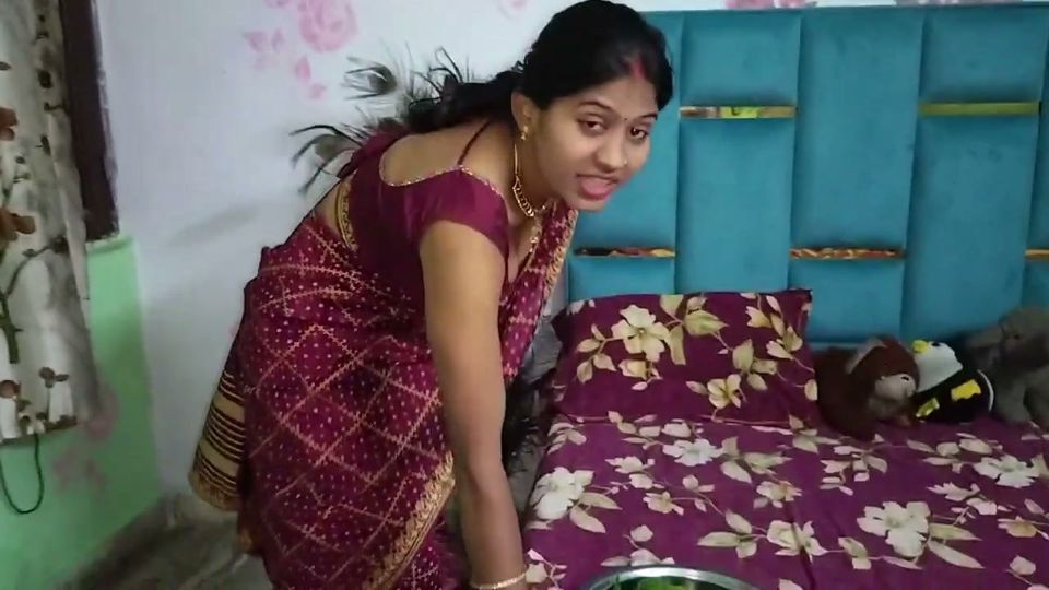 I went to Chachi room because her husband went outside and we share single bed fuck her Full Hindi Viral Video
