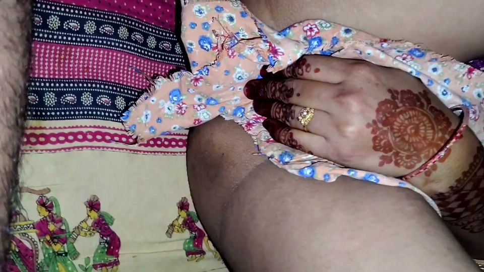 Aaj tija ke vrat mein padosi ne chod Diya