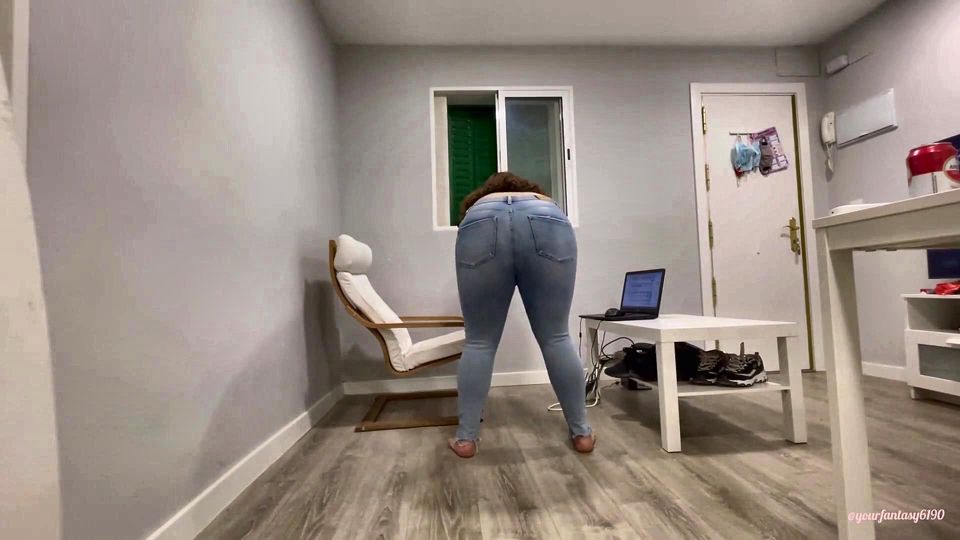 Farting in jeans and leggings