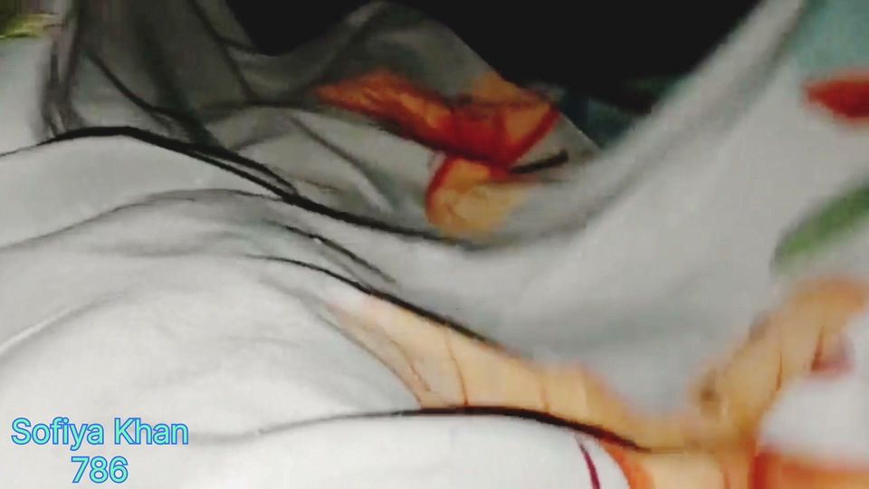 Aunty came to my room at night and sucked my cock and fucked me as a bitch, having full fun in the doggy position
