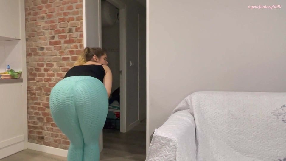 Farting in turquoise tik tok leggings