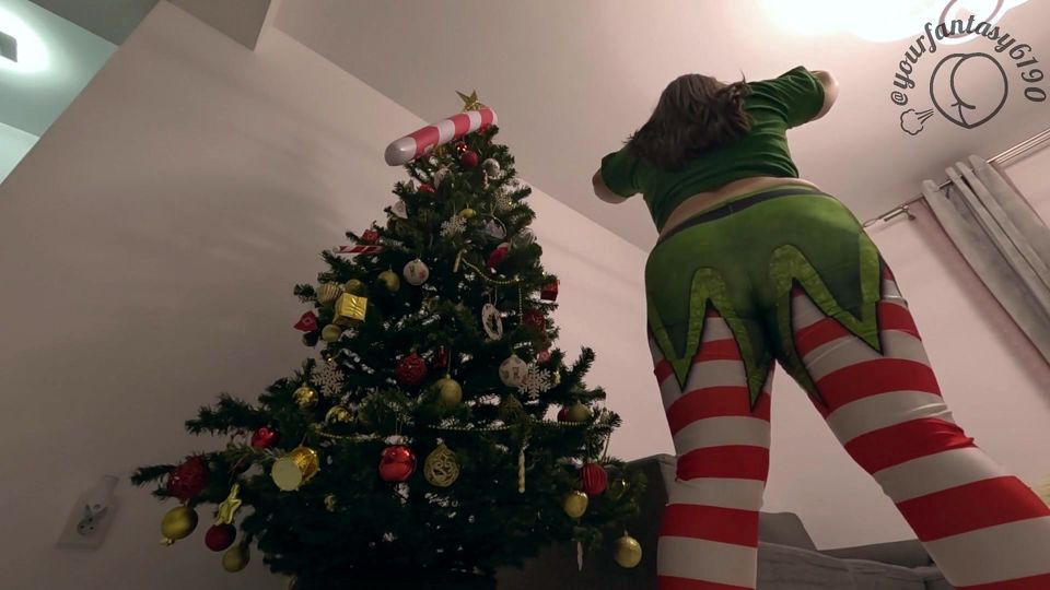 Farting Squats in Christmas Leggings