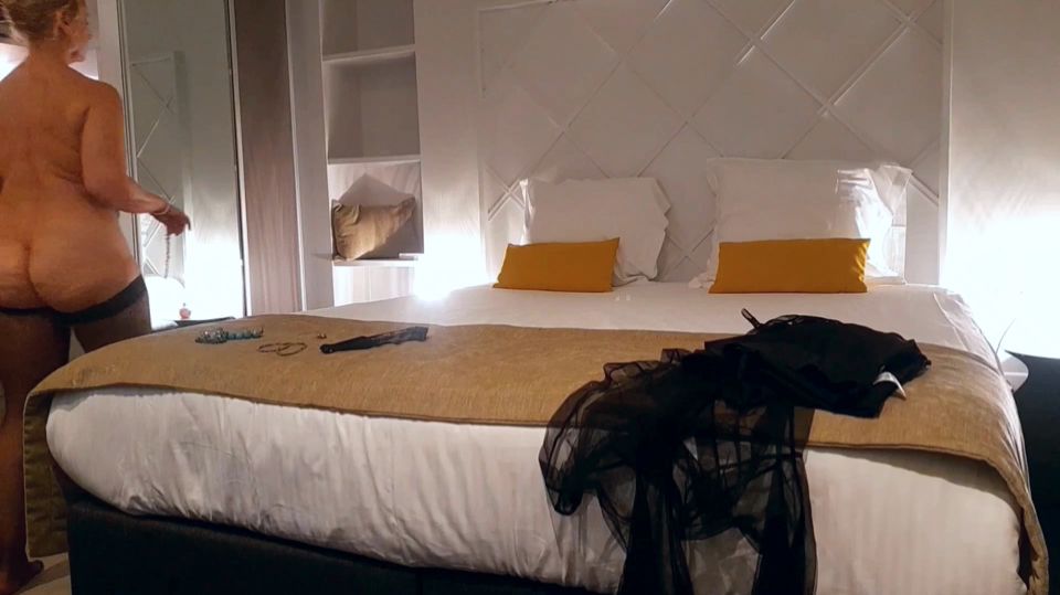 Beautiful Blonde Mature Wife Enjoys Sex in Stockings